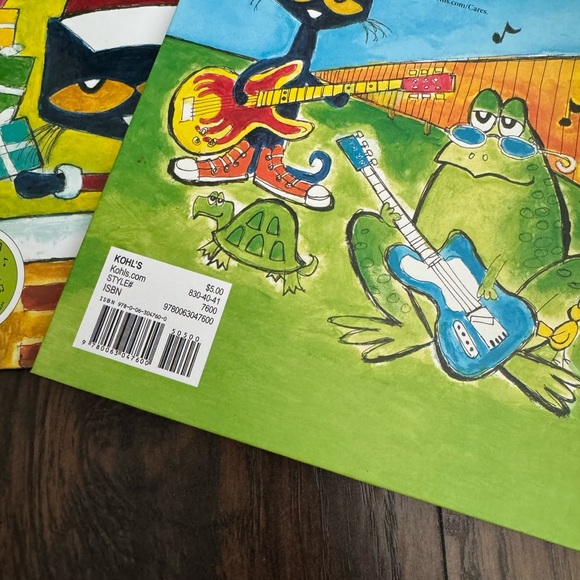 Pete the Cat set of Books with plush - Picture 6 of 7